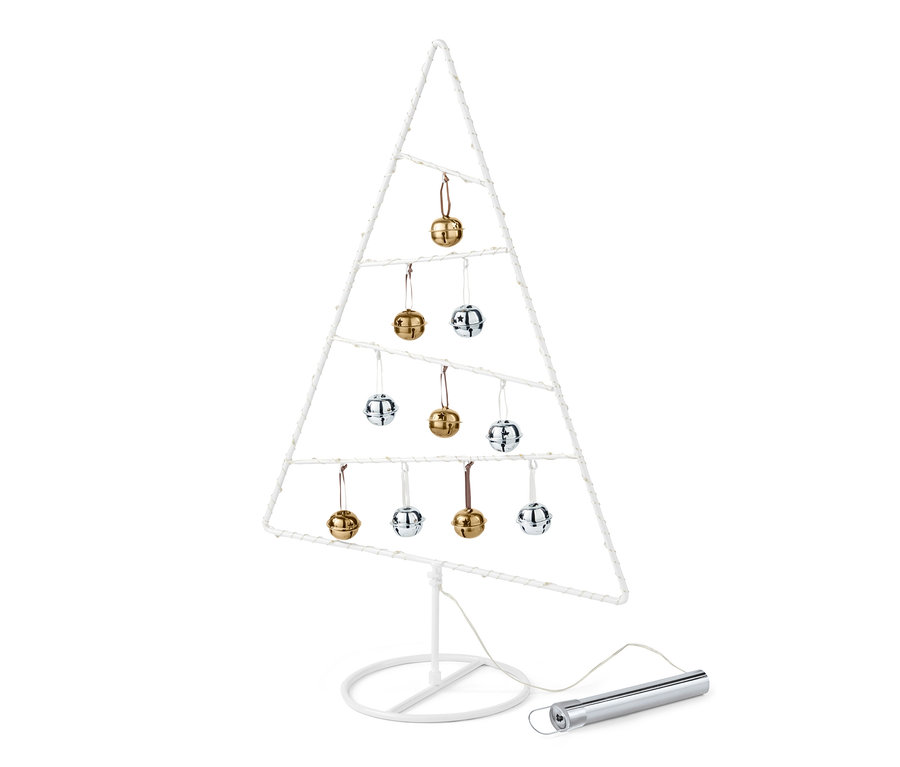 Bílý LED vánoční stromeček s deseti zlatými a stříbrnými ozdobami ve tvaru zvonku.