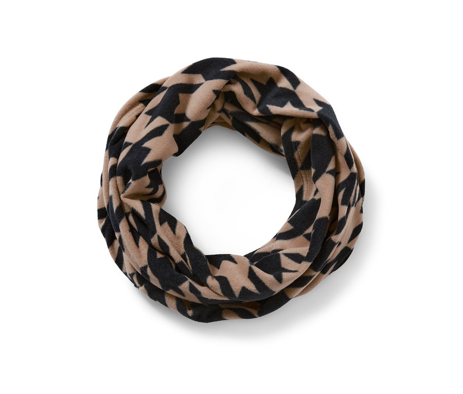 Kruhový fleecový šál s potiskem.