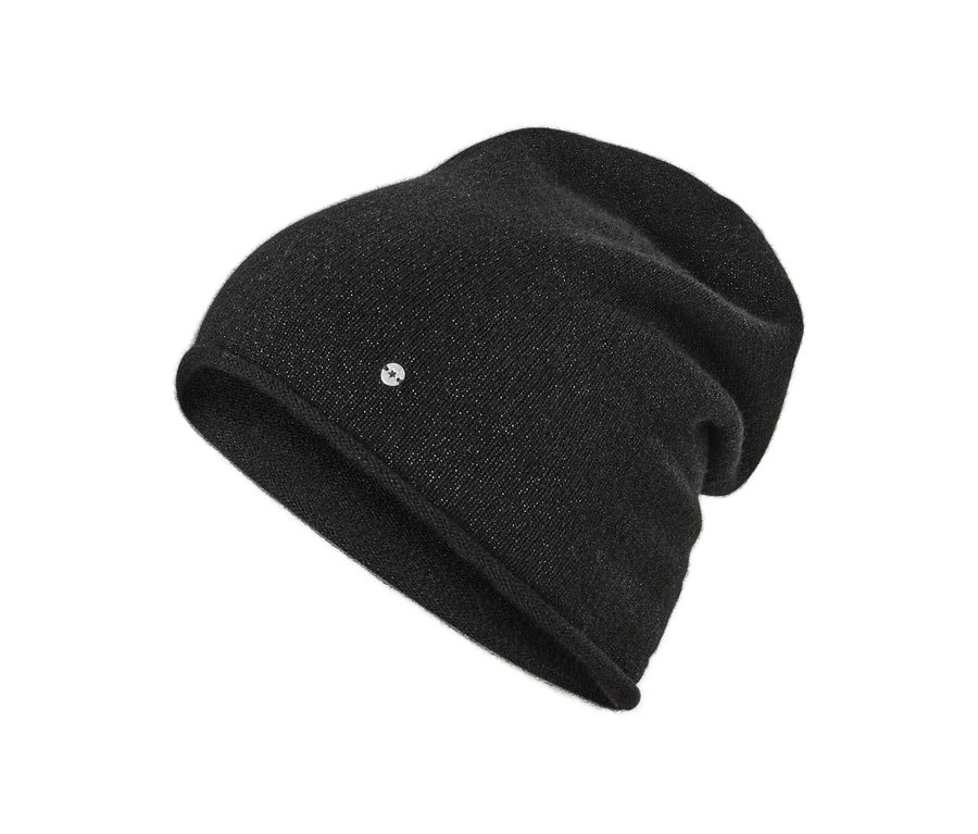 Detailní pohled na černou čepici beanie z jemného úpletu se třpytivým efektem.