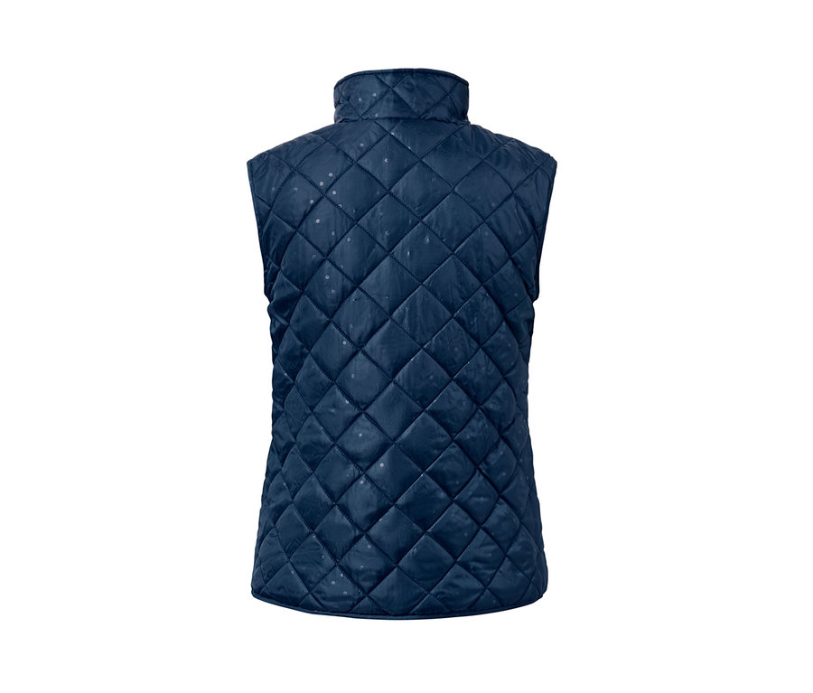 Detail zadní strany prošívané bundy do deště 3 v 1 tmavě modré barvy.