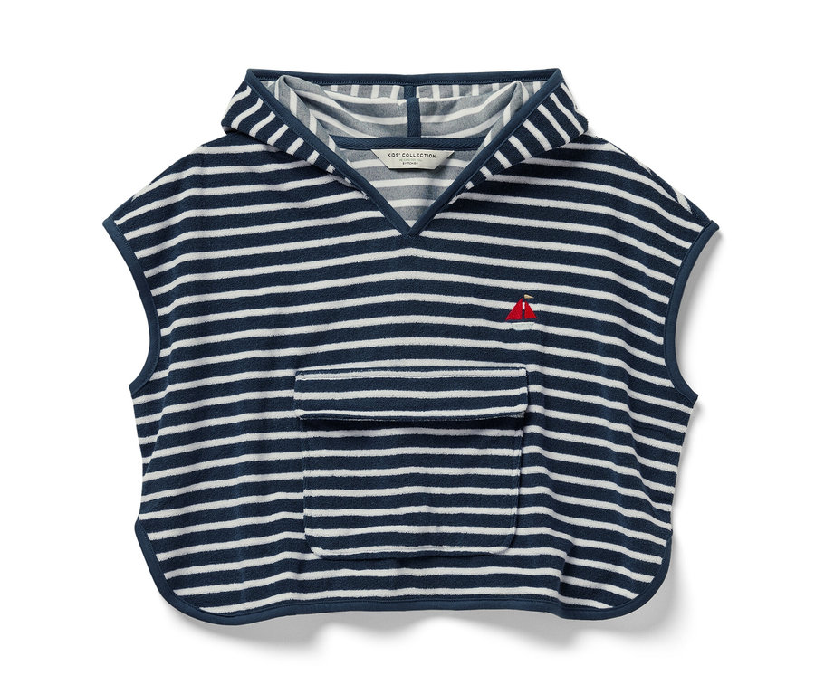 Froté pončo s motivem moře, s kapucí a kapsou, s modrými a bílými pruhy a malou červenou výšivkou plachetnice.