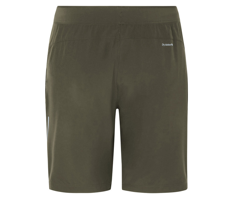 Detail zadní strany olivově zelených sportovních šortek.