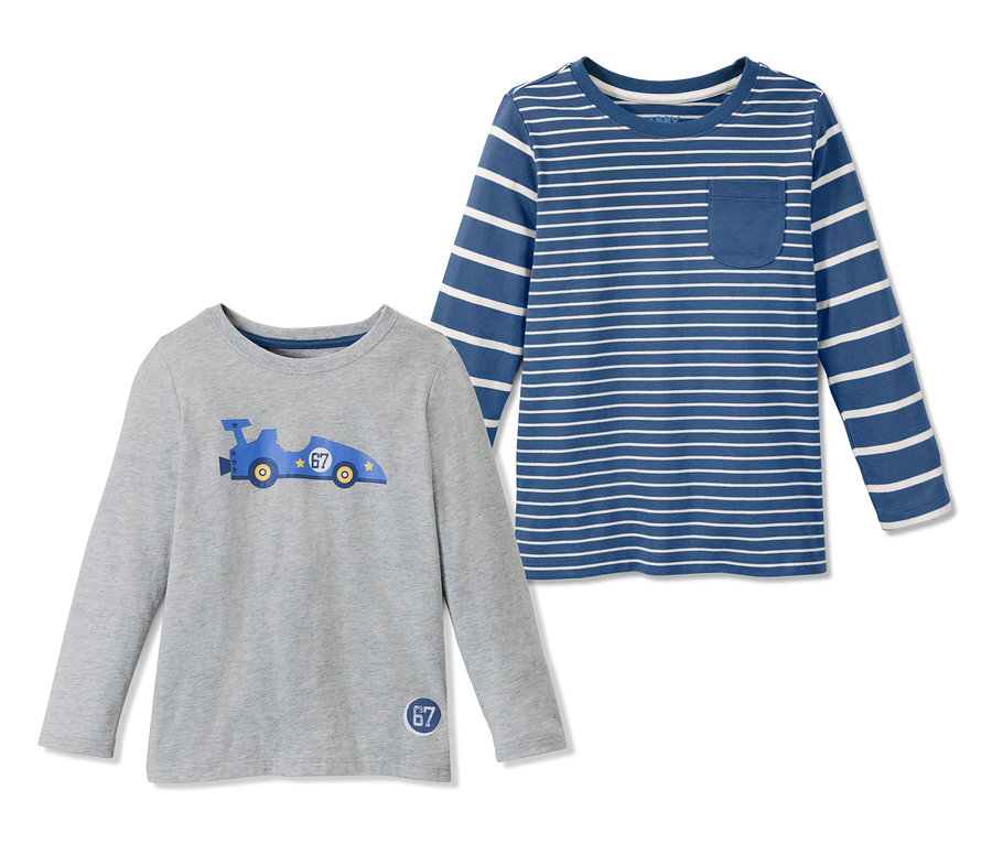 Dvě trička s dlouhým rukávem: šedé s modrým autem a modro-bílé pruhované.