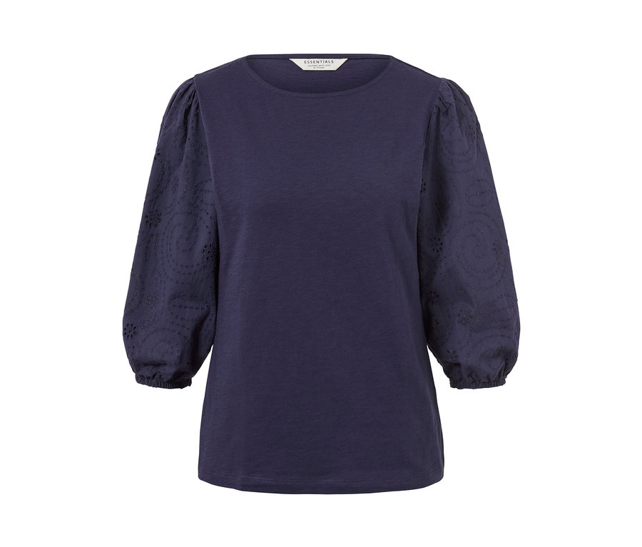 Tmavě modré triko s 3/4 rukávy a ažurovou výšivkou.