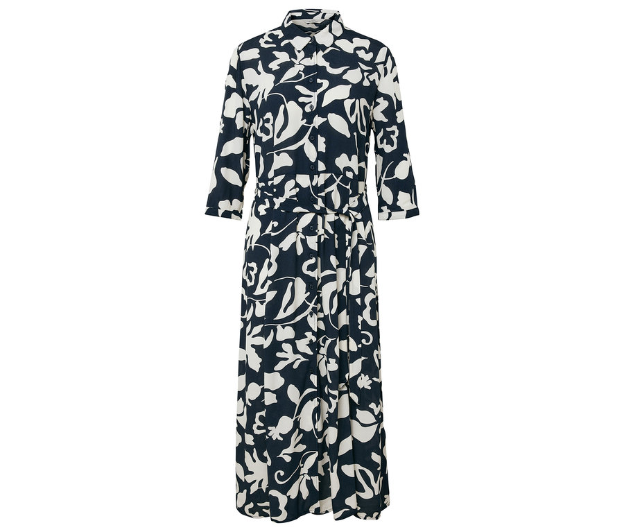 Dlouhé košilové šaty s tmavě modrým podkladem a bílým květinovým vzorem.
