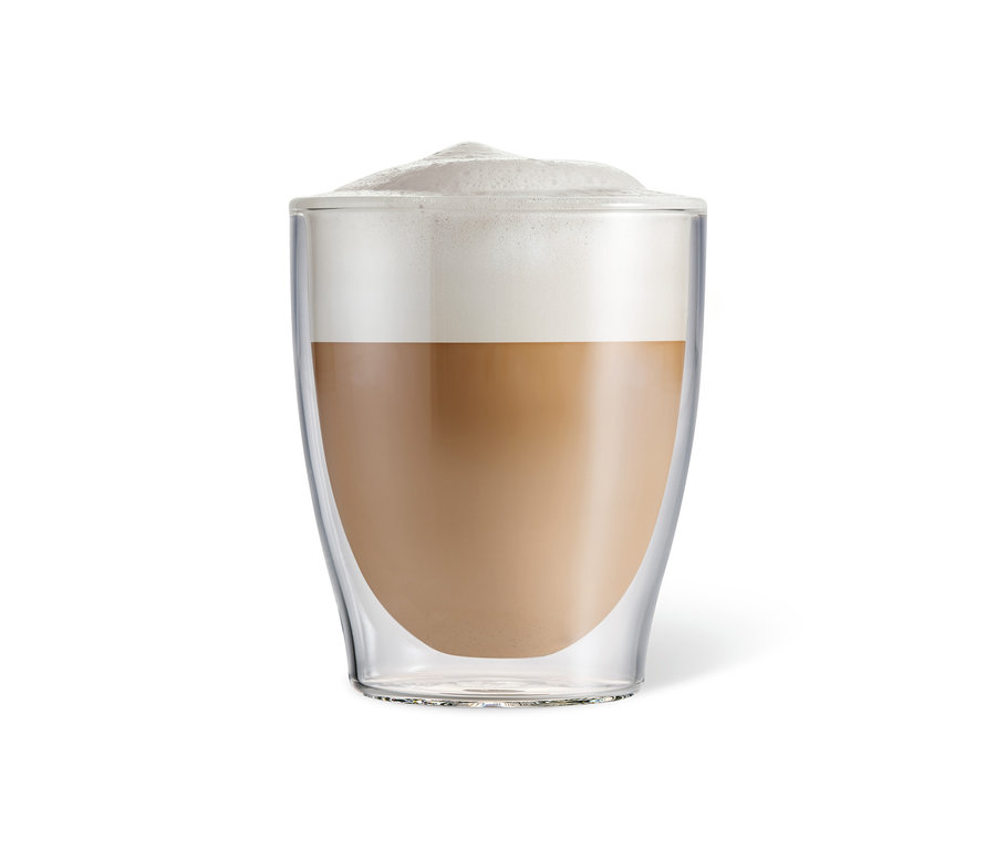 Káva s pěnou ve sklenici na Caffè Crema.