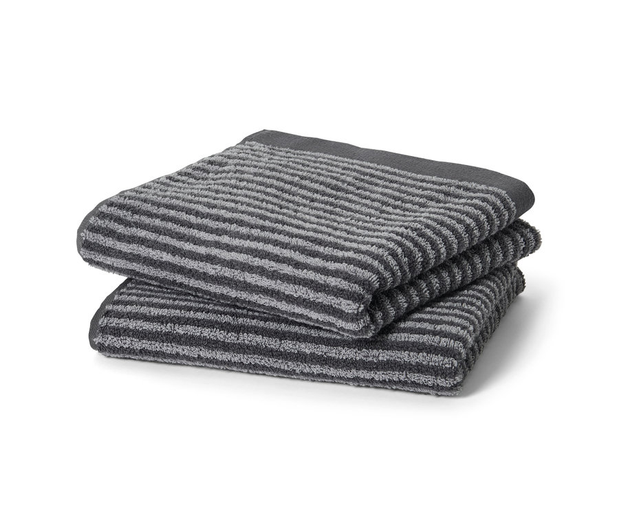 Složené dva kvalitní antracitové ručníky.