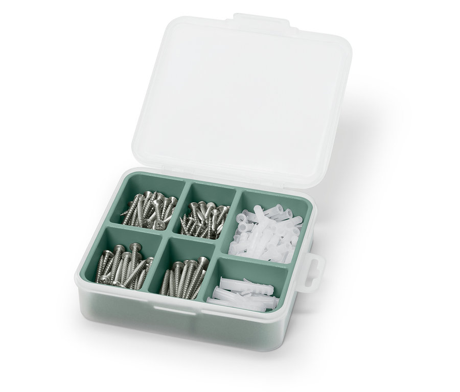 Otev?en� sada �roub? a hmo�dinek v b�lo-zelen�m pouzd?e.