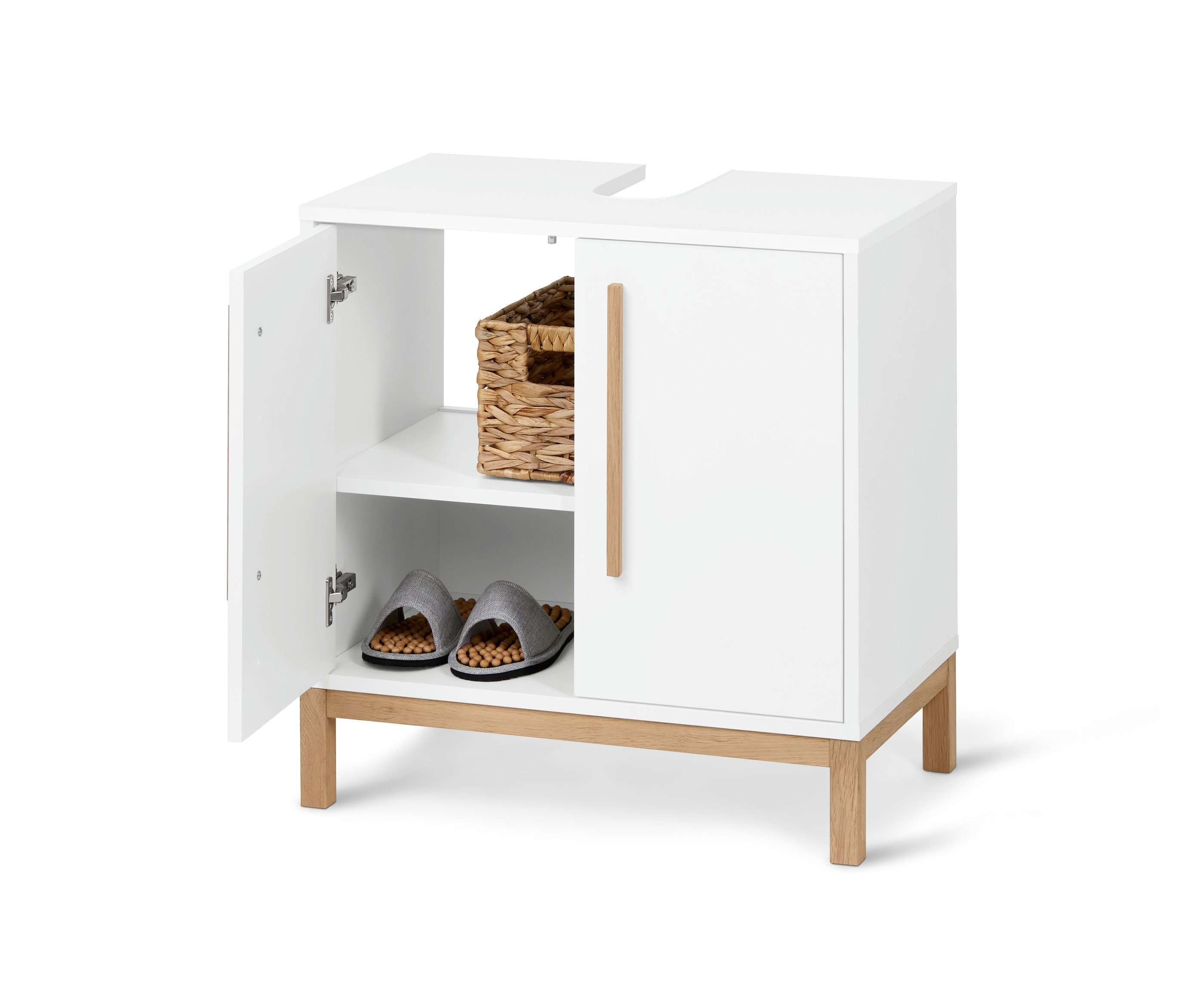 Otevřená bílá koupelnová skříňka pod umyvadlo Eklund s košíkem a pantoflemi uvnitř.