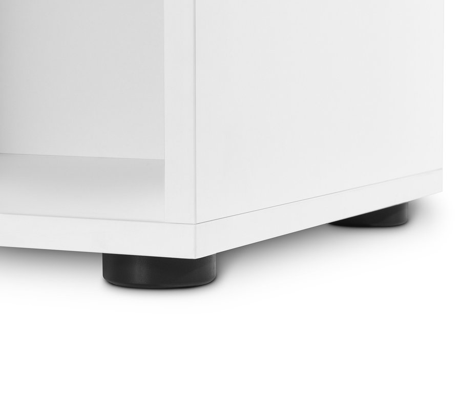 Detail bílého otevřeného regálového modulu Flemming cca 75 x 75 cm.