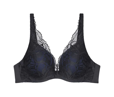 Černá podprsenka Triumph Body Makeup Illusion Lace WP s krajkou.