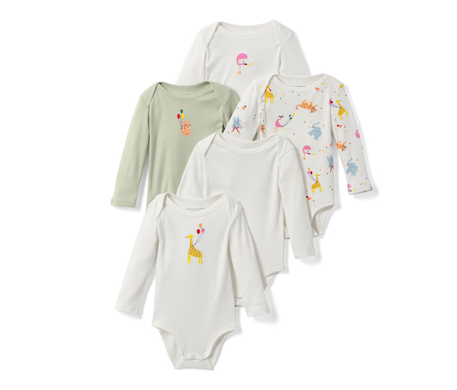 Pět dětských body s dlouhým rukávem leží na sobě. Body jsou bílé, olivové a potištěné zvířaty.