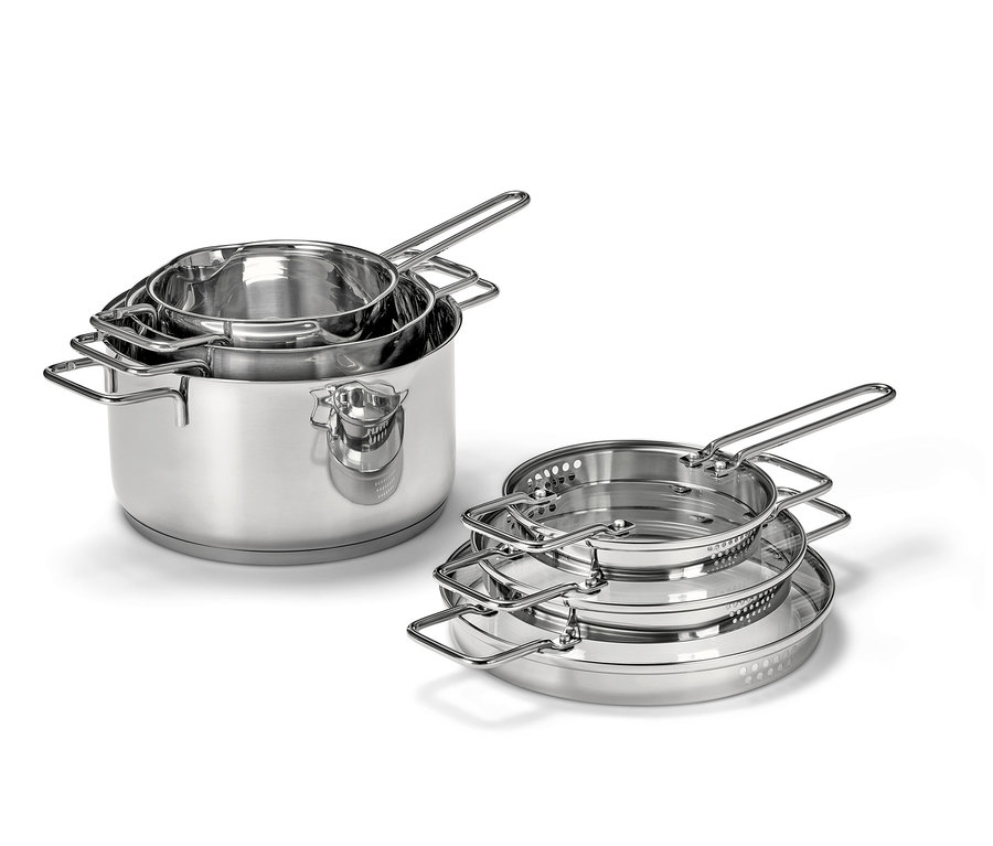 Profesionální hrnce z ušlechtilé oceli, 3 ks, naskládané na sobě.