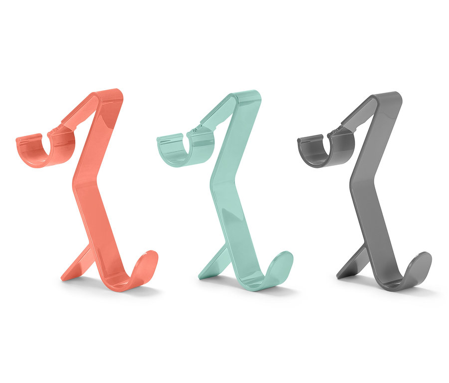 Tři háčky na topná tělesa v korálové, tyrkysové a šedé barvě.