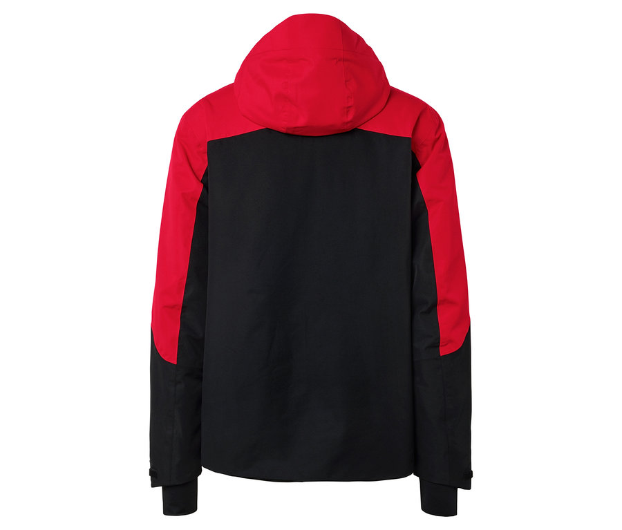 Zadní pohled na černou bundu s červenou kapucí a rukávy.