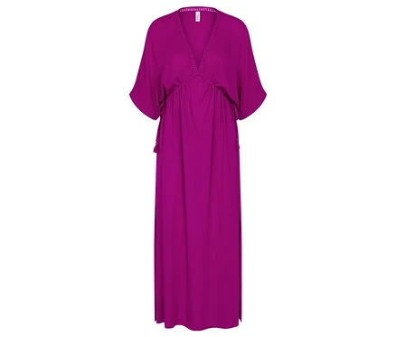 Fuchsiové maxi šaty Triumph Beach MyWear Kaftan s výstřihem do V, krátkými netopýřími rukávy, nařaseným pasem a bočními střapci.