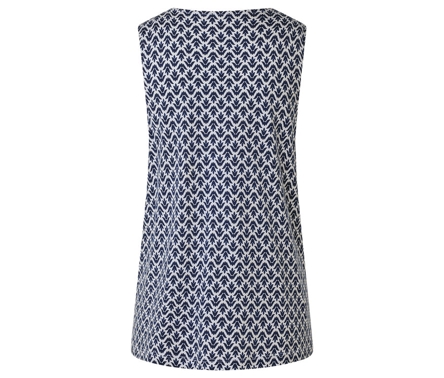 Šaty bez rukávů s modrobílým vzorem.