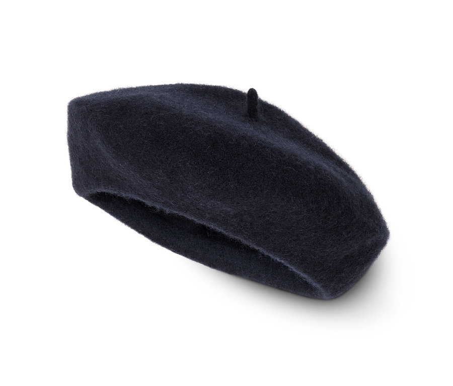 Detailní záběr na baret.