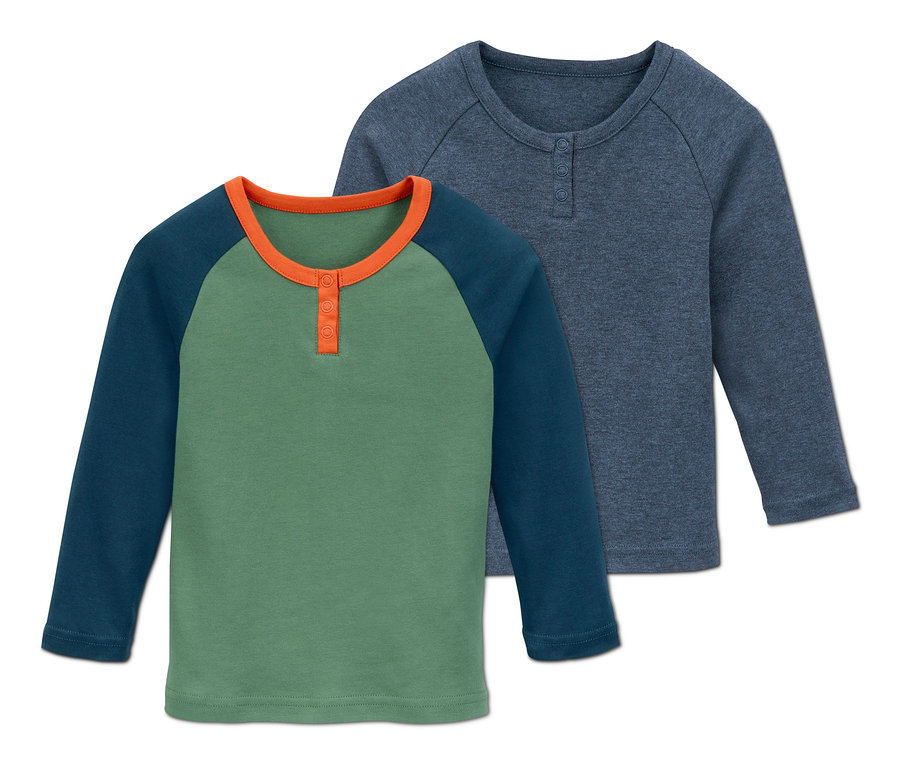 Dvě trička s dlouhým rukávem z interlockové pleteniny.