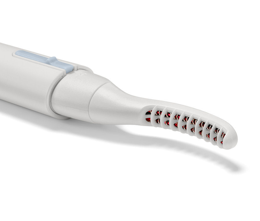 Detail nahřívací kulmy na řasy.