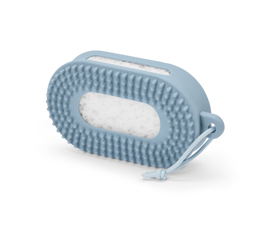 Modrá sprchová houba.