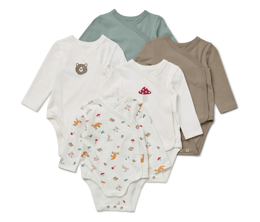 Pět dětských body s dlouhým rukávem v zelené, hnědé a bílé barvě s potiskem medvěda, muchomůrky a lesních zvířat.
