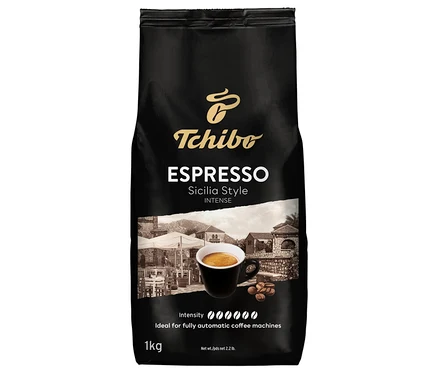 Balení 1 kg zrnkové kávy Tchibo Espresso Sicilia Style.