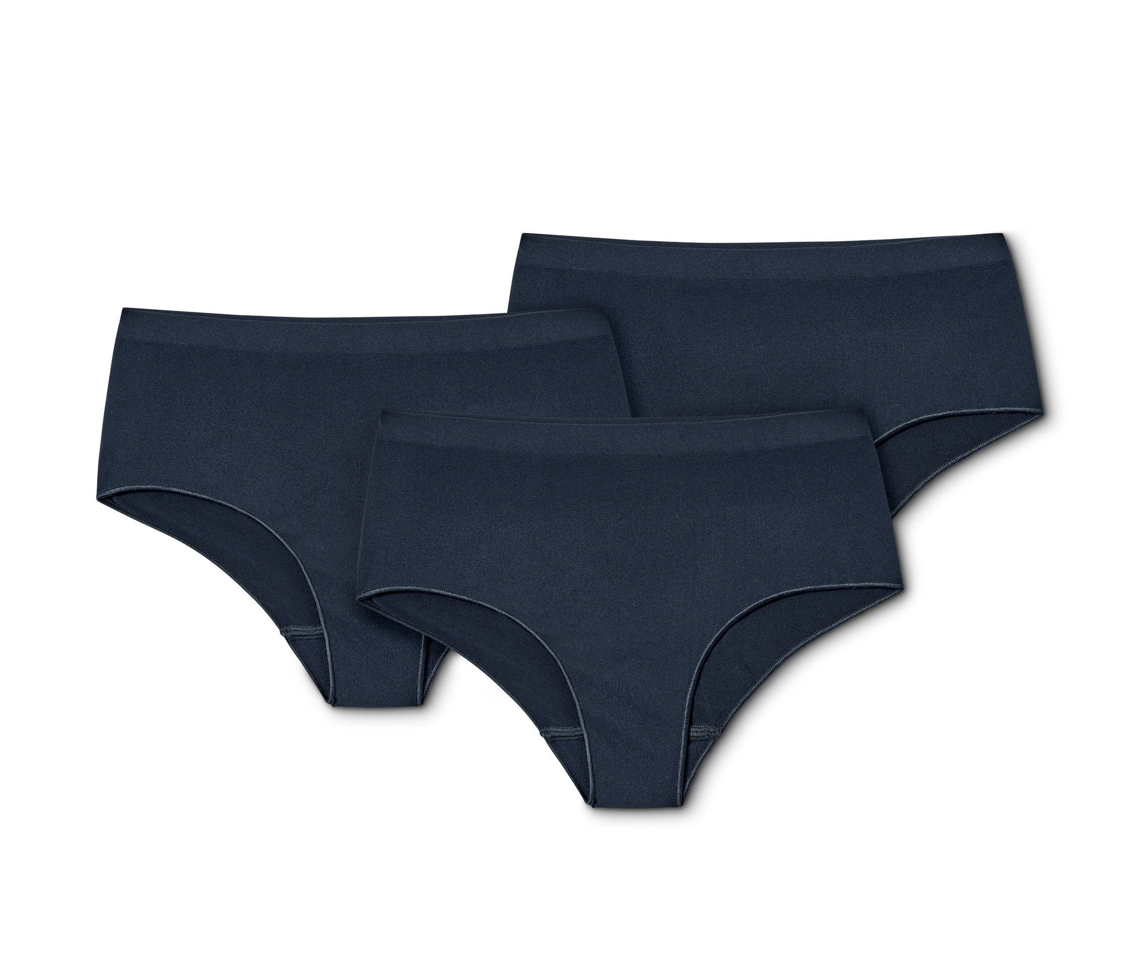 Tři bezešvé kalhotky na bílém pozadí.