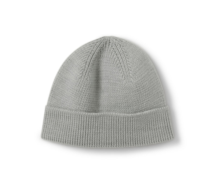 Šedá dětská pletená vlněná čepice.