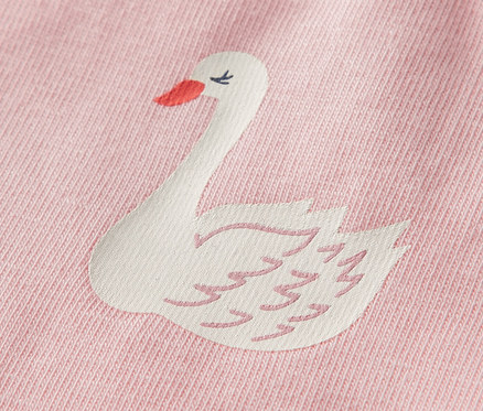 Detail růžového body s potiskem labutě z rostoucí kolekce 5 ks body pro miminka, princezna.