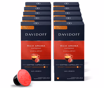 Balení kapslí DAVIDOFF CAFÉ Rich Aroma a jedna kapsle vedle balení.