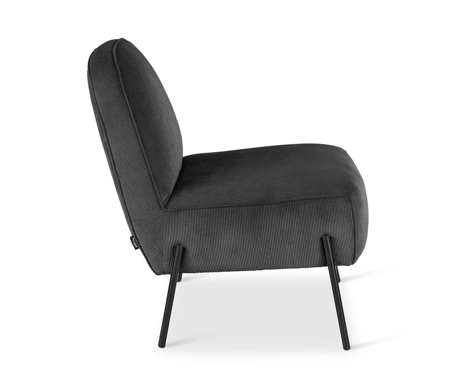 Boční pohled na antracitové designové křeslo s podnožkou SCAPA.
