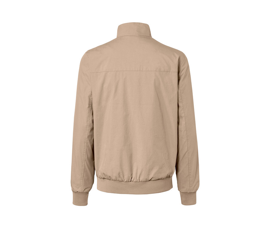 Zadní pohled na bluzon.