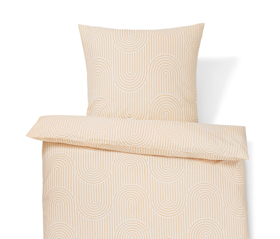 Bavlněné povlečení s geometrickým vzorem. Viditelné jsou velikosti standardní a na dvoulůžko.