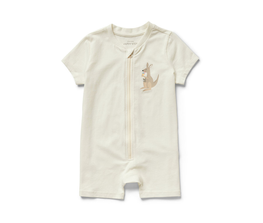 Krémové krátké pyžamo pro miminka s obrázkem klokana.