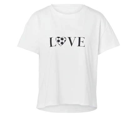 Bílé tričko s nápisem LOVE, kde je písmeno O nahrazeno fotbalovým míčem.