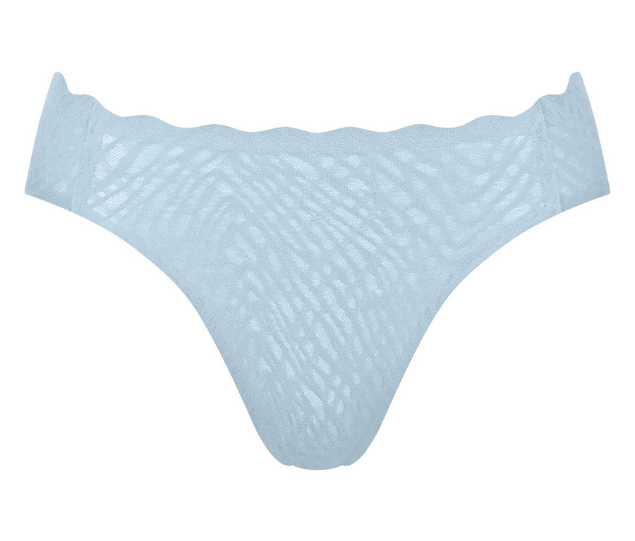 Světle modré dámské spodní prádlo s vlnitým pasem.