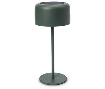 Jedna zelená stolní lampa stojící na bílém pozadí.