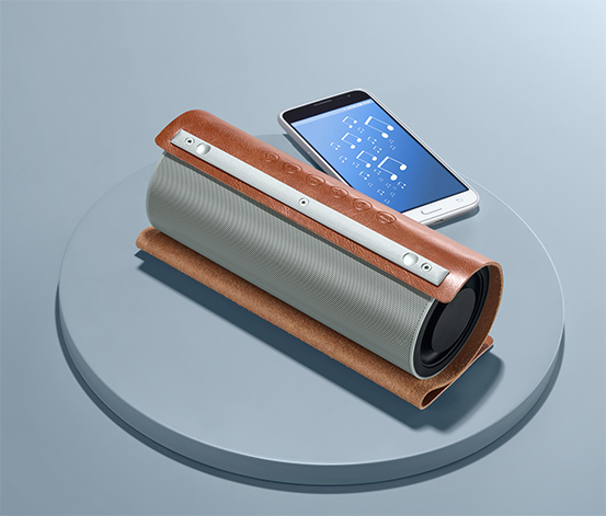 Reproduktor s Bluetooth® ve vintage stylu, s koženkovým obalem