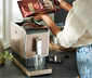 Plnoautomatický kávovar Tchibo Esperto Caffè, metalická písková barva + 1kg kávy Barista pro držitele TchiboCard*