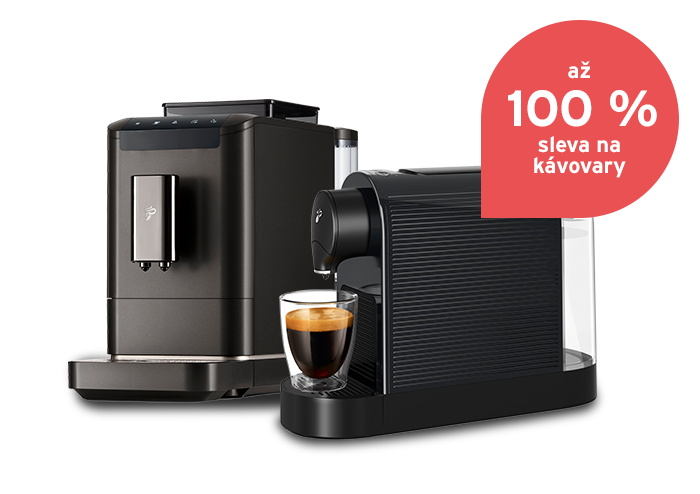 Verschiedene Kaffeemaschinen stehen nebeneinander