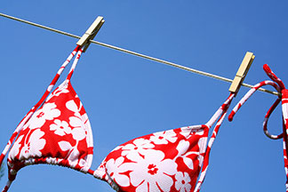 Nezáleží na tom, zda je vaše postava štíhlá, nebo s plnějšími tvary, velká, nebo malá – na každou postavu existují vhodné plavky nebo bikiny.
