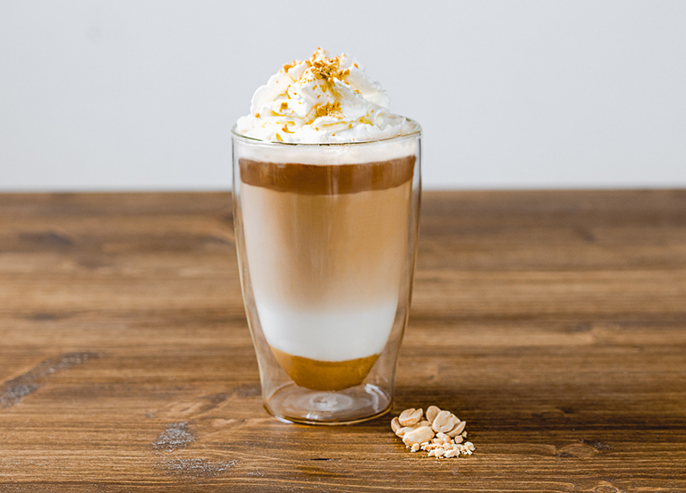 Latte s arašídovým máslem
