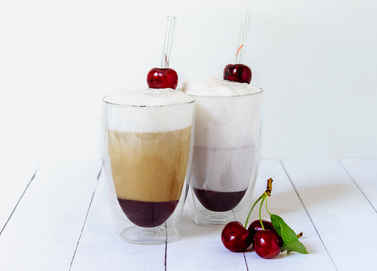 Třešňové latte se zmrzlinou