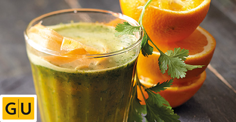 Pomerančovomrkvové smoothie s čerstvým koriandrem
