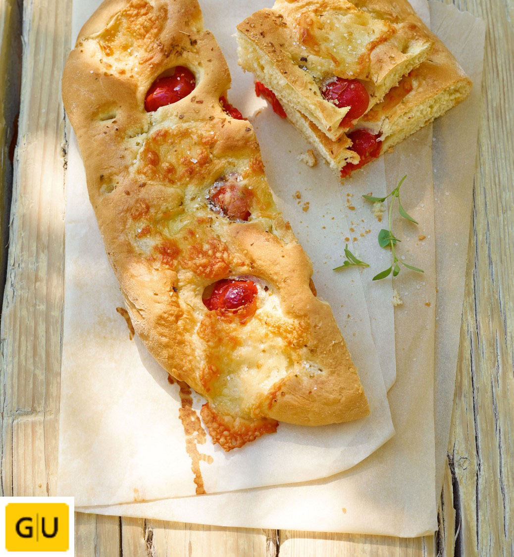 Focaccia s bramborami, cherry rajčaty a oreganem